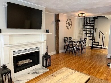 32 Temple St unit 1, Newburyport, MA 01950 - photo 3