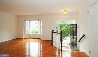 2083 Gillen Ln, Falls Church, VA 22043 - photo 2