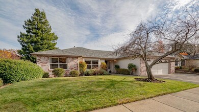 944 Cypress Point Loop, Ashland, OR 97520 - photo 2