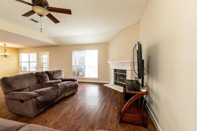 341 Dalhart Dr, Weatherford, TX 76086 - photo 7