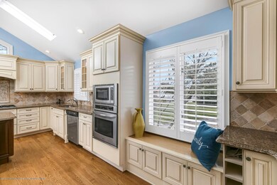 9 Ellis Ct Monmouth Beach NJ-large-004-0