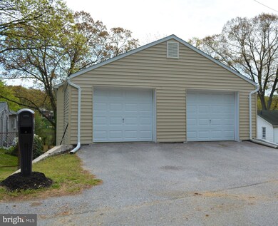1254 Rock Hill Rd, Pasadena, MD 21122 - photo 2