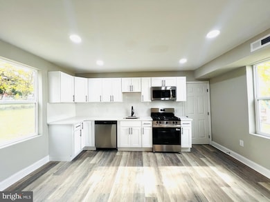 127 N 33rd St, Camden, NJ 08105 - photo 4