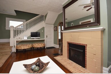 Living Room (2)