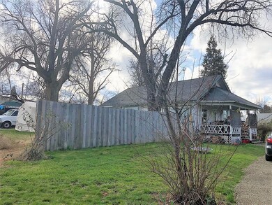 2412 Spring St, Medford, OR 97504 - photo 7