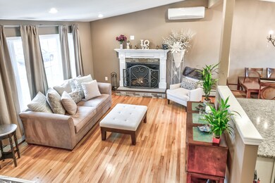 006_Living Room