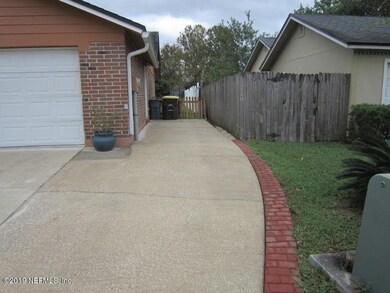 8133 Corky Ln, Jacksonville, FL 32244 - photo 4