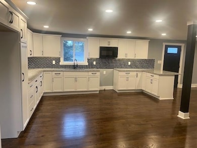 1030 Douglas St, Saint Joseph, MO 64505 - photo 6