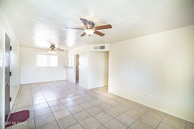 640 W Hatfield Street 01