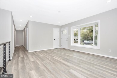 132 Tulip Dr, Gaithersburg, MD 20877 - photo 5