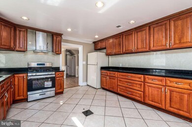 315 Valley Brook Dr, Silver Spring, MD 20904 - photo 4