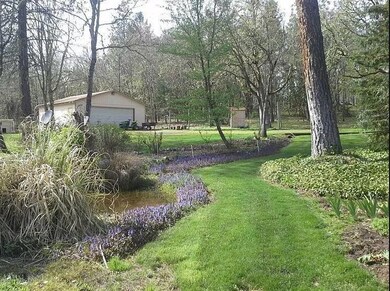 417 Opal Ln, Grants Pass, OR 97526 - photo 2