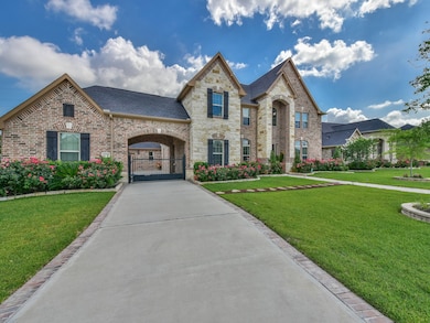 Beautiful home w/ long & private-gate driveway!