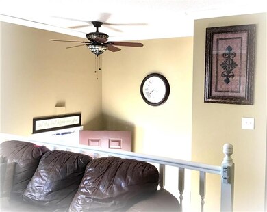 211 Jayhawk Ct, Lansing, KS 66043 - photo 6