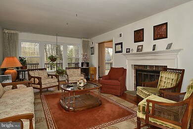 9102 Seven Locks Rd, Bethesda, MD 20817 - photo 2