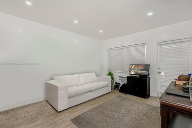 719 Euclid Ave unit 3, Miami Beach, FL 33139 - photo 3