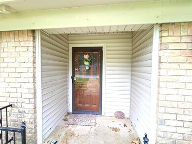 925 Bedford Ct W, Hurst, TX 76053 - photo 6