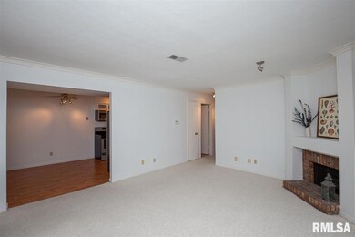 2501 26th Avenue Ct unit L, Rock Island, IL 61201 - photo 7
