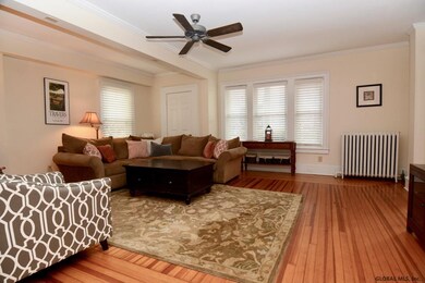 25 Franklin St, Saratoga Springs, NY 12866 - photo 5