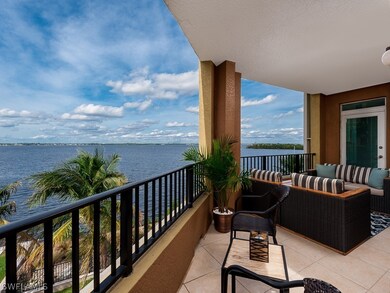 Large corner lanai view of the river