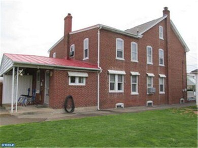 427 W Race St unit 30, Pottstown, PA 19464 - photo 4