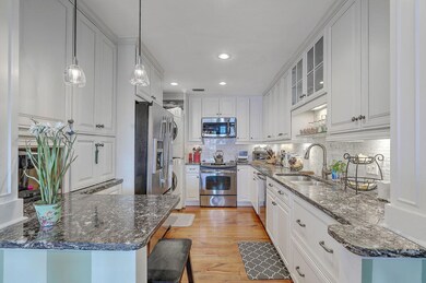 330 Concord Street TH19, Dockside kitche