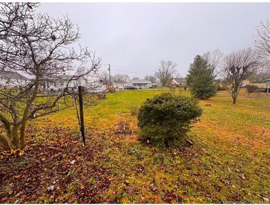 607 Berkey St, Salem, IN 47167 - photo 4