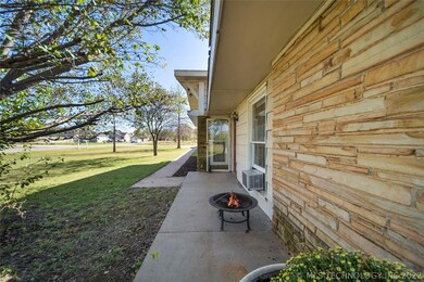 11720 N 190th East Ave, Collinsville, OK 74021 - photo 4