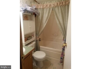 404 Peacock St, Paulsboro, NJ 08066 - photo 4