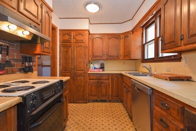 12 Oliver St, Easthampton, MA 01027 - photo 5