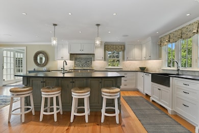 135 Free St, Hingham, MA 02043 - photo 2