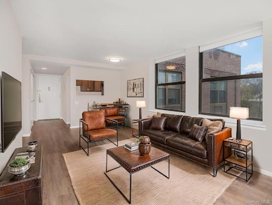 Scrimshaw House unit 7L, Yonkers, NY 10701 - photo 7