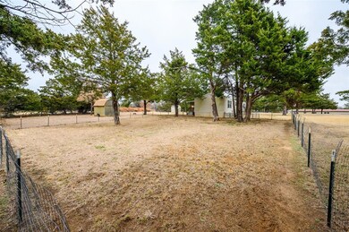 81 Dooley Dr, Whitesboro, TX 76273 - photo 3