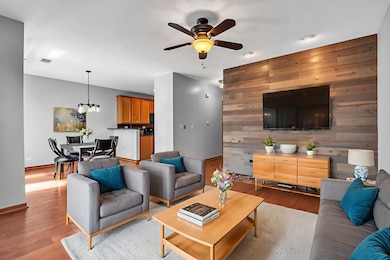 2820 Glacier Way unit B, Wauconda, IL 60084 - photo 4