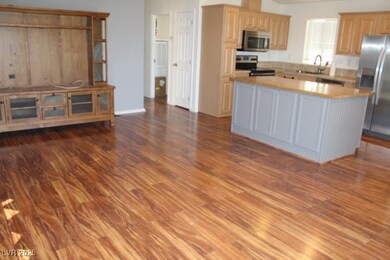Living Rm/Kitchen with woodlook flooring