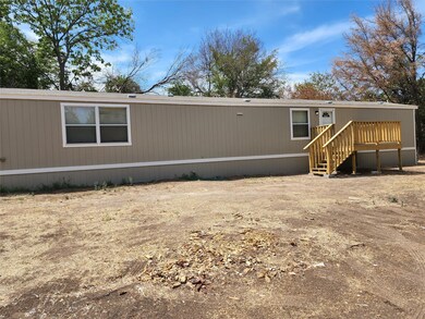 111 Highland Ct, Springtown, TX 76082 - photo 2