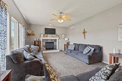 803 Saddle Peak Dr, Raymore, MO 64083 - photo 4