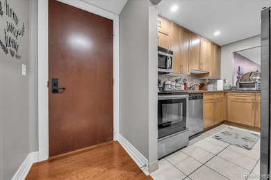 1001 W Jefferson Ave unit 2i, Detroit, MI 48226 - photo 2