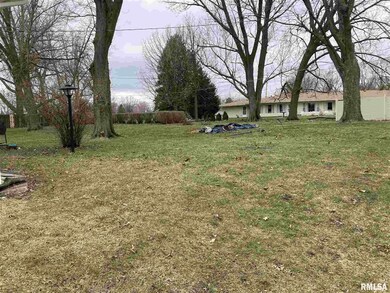 4408 N Gaines St, Davenport, IA 52806 - photo 2