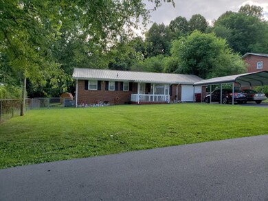 1506 Bell Ridge Rd, Johnson City, TN 37601 - photo 2