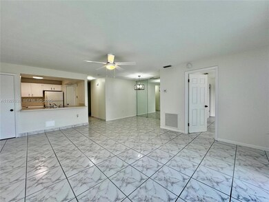 15430 SW 82nd Ln unit 631, Miami, FL 33193 - photo 2