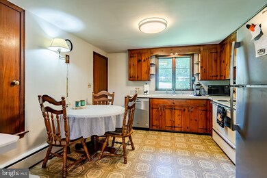 221 Indian Run Rd, Glenmoore, PA 19343 - photo 3