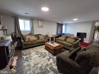 7009 Lamp Post Ln unit B, Alexandria, VA 22306 - photo 6