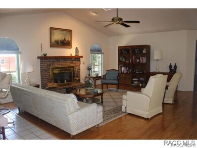 Living Room w/fireplace