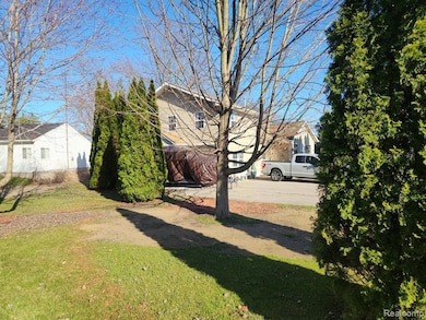 226 Roselawn St, Algonac, MI 48001 - photo 7