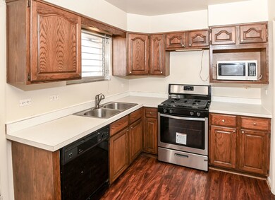2133 Westview Dr, Des Plaines, IL 60018 - photo 5