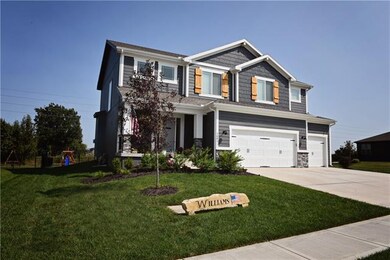 1601 Grandshire Dr, Raymore, MO 64083 - photo 2