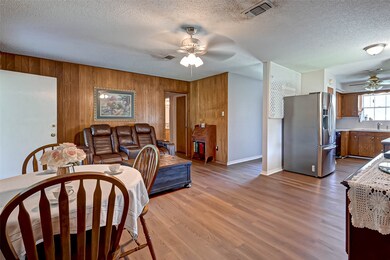 503 Allen Ct, Alvin, TX 77511 - photo 4
