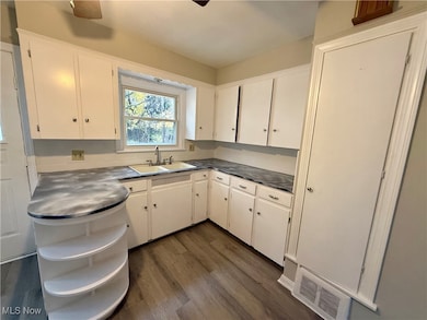 1055 Whittier Ave, Akron, OH 44320 - photo 4