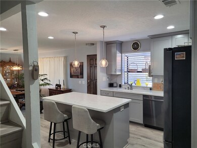 16780 Green Tree Blvd unit 4, Victorville, CA 92395 - photo 5